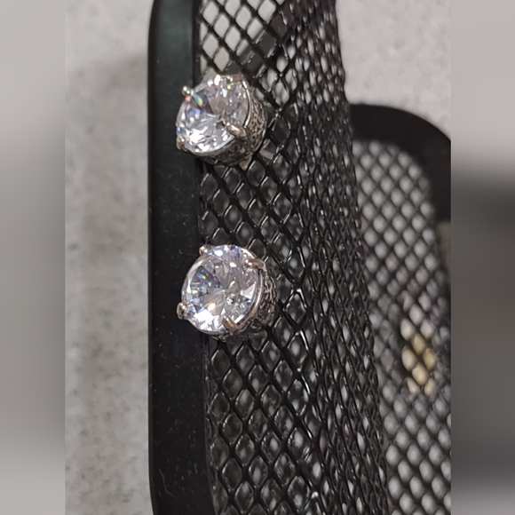 Firm Final price!*Large cubic ear studs - Picture 2 of 7